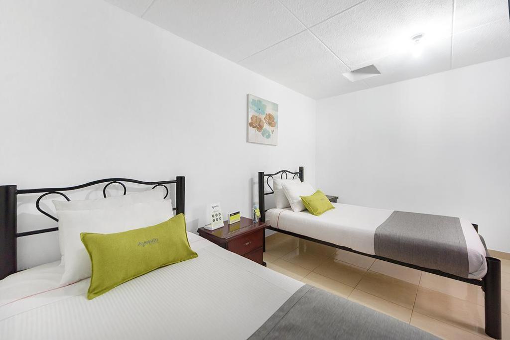 Hotel Casa Normandia Bogotá Kültér fotó